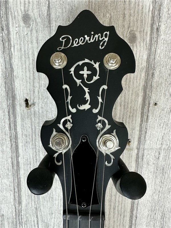 Deering Rustic Wreath 5 string Banjo