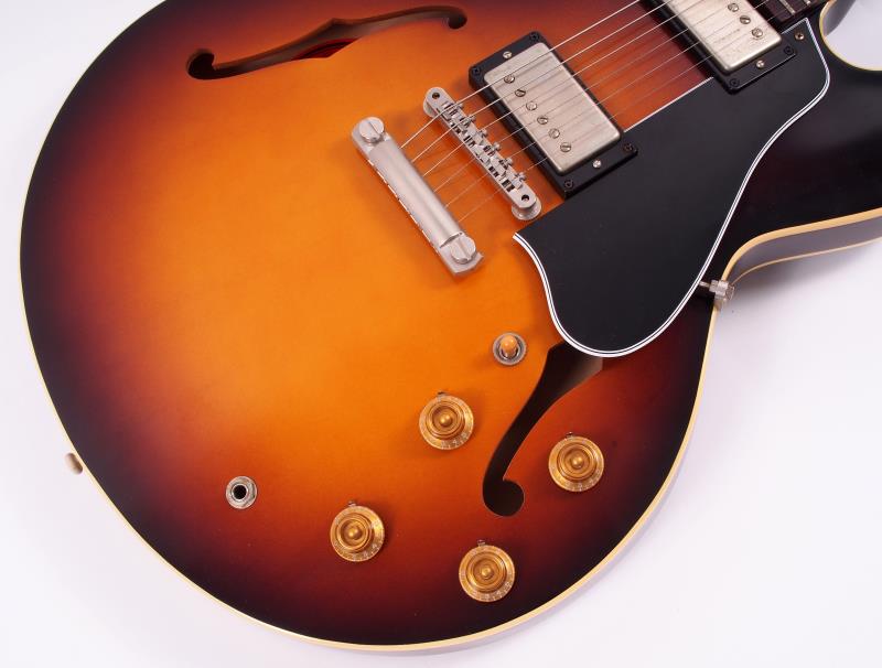 Gibson ES-335-Front Half3