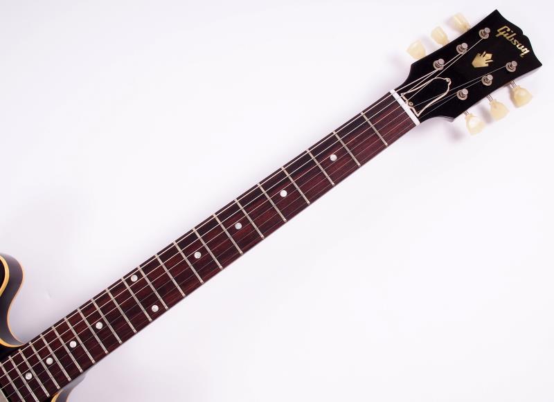 Gibson ES-335-Front Neck