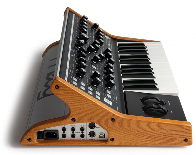 Moog Subsequent 25, side view