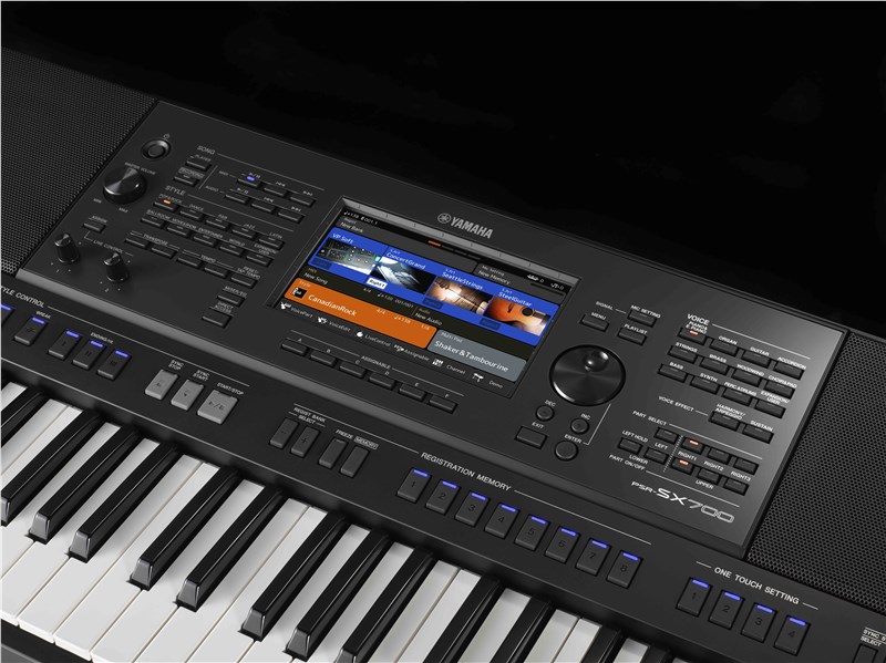 Yamaha PSR-SX700 Digital Keyboard, keybed close-up