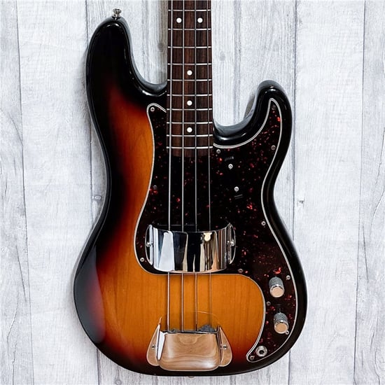 Fender American Vintage '62 Precision Bass, Rosewood Fingerboard, 3-Color Sunburst, Second-Hand