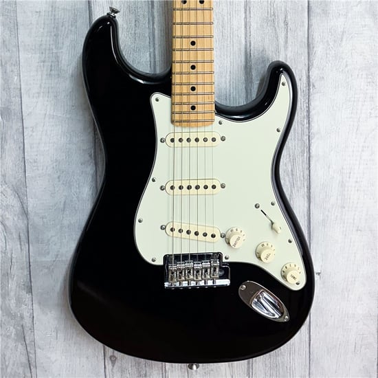 Fender American Pro Stratocaster, Maple Fingerboard, Black, Second-Hand