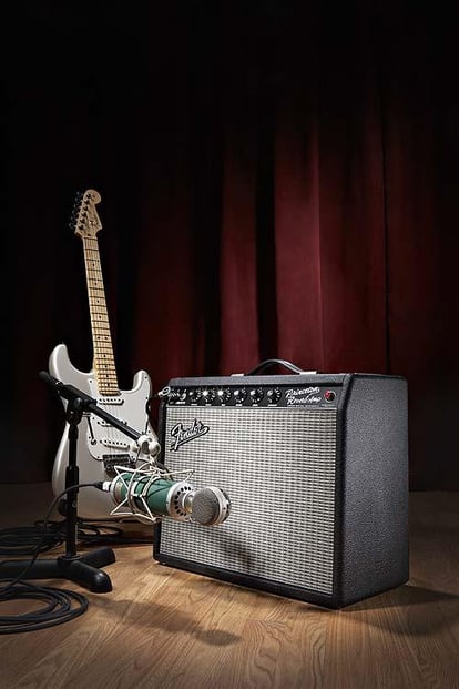 Fender '65 Princeton Reverb With Guitar
