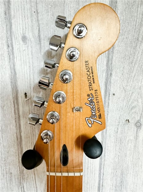 Fender　Black,　Second-Hand　Deluxe　Stratocaster　Roadhouse　2011