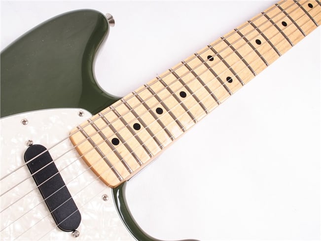 Fender Offset Mustang Olive 7