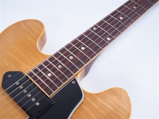 Gibson Memphis61ES330TDFiguredVOS-FrontNeck