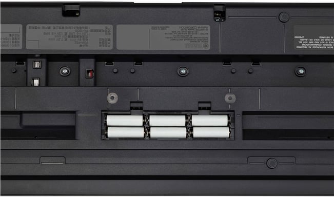 Yamaha PSR-F52 Keyboard Bottom